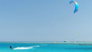 Kitesurfing Soma Bay